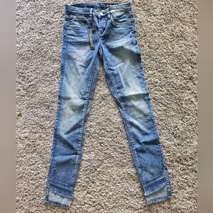 NWT! Blank NYC Intro Jeans! Blue Denim Suze 24